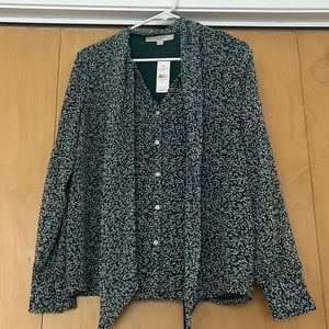 Pretty floral print blouse, NWT!